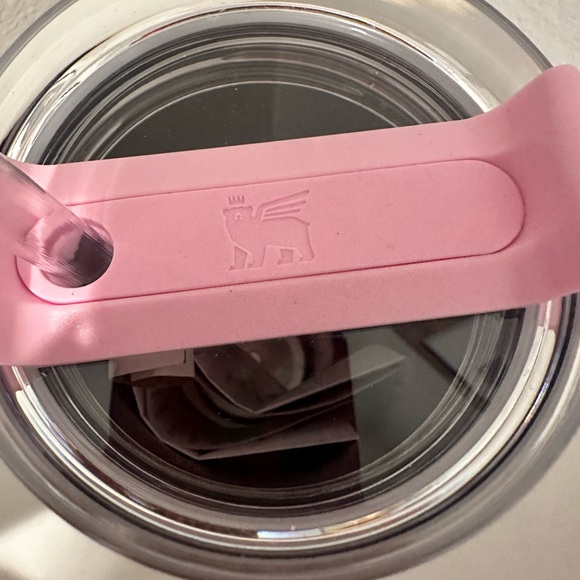 Stanley Watercolor Tulle Pink Tumbler Water Cup 40 oz. Quencher H2.0 FlowState - Picture 4 of 7